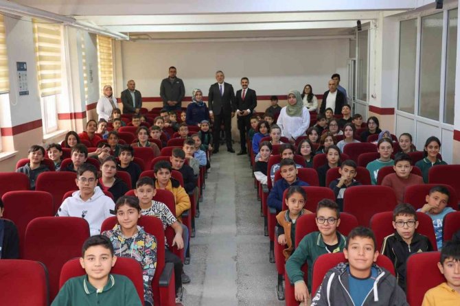 Başkan Savran Ortaokul Öğrencileri İle Buluştu