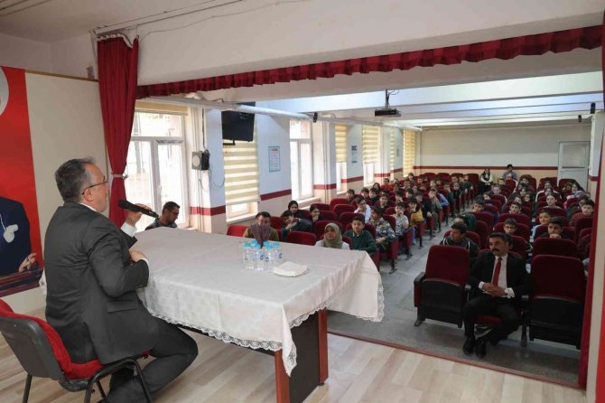 Başkan Savran Ortaokul Öğrencileri İle Buluştu