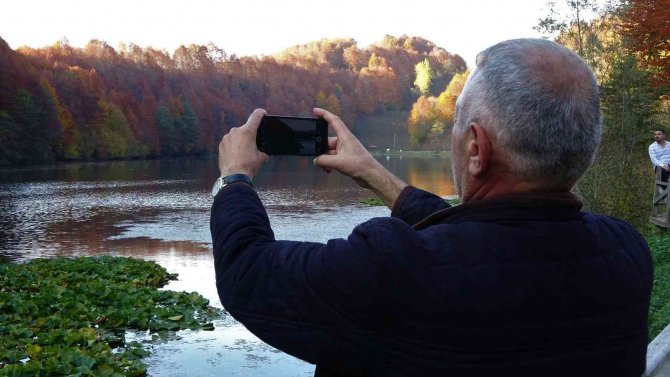 Ulugöl’de Eşsiz Renk Cümbüşü: Günde 6 Bin Kişi Geziyor