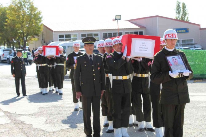 Pençe-kaplan Şehitleri Son Yolculuğuna Uğurlandı