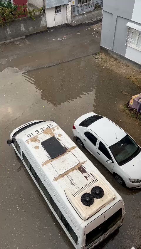 Göle Dönen Sokağı Komiser Açmaya Çalıştı