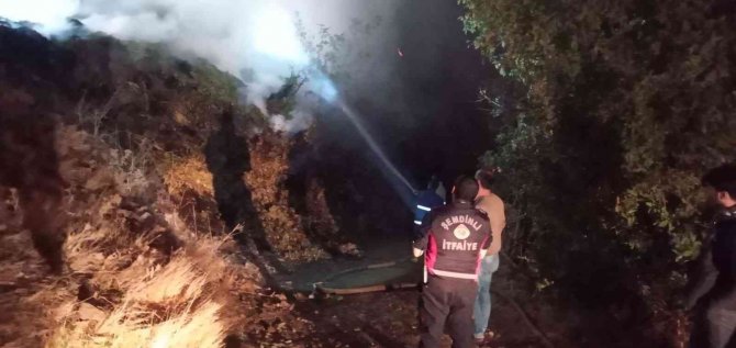 Şemdinli’de 7 Bin Bağ Ot Ve 13 Ton Saman Kül Oldu
