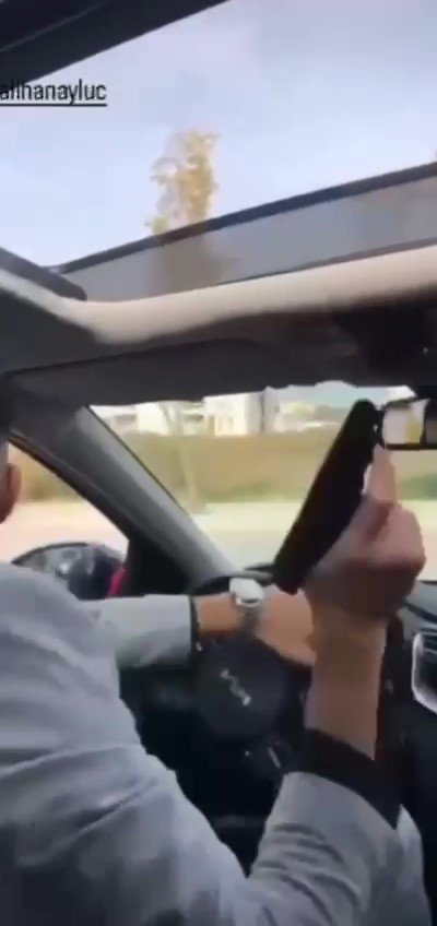 Sultanbeyli’de Düğün Konvoyunda Havaya Ateş Açan Maganda Kamerada