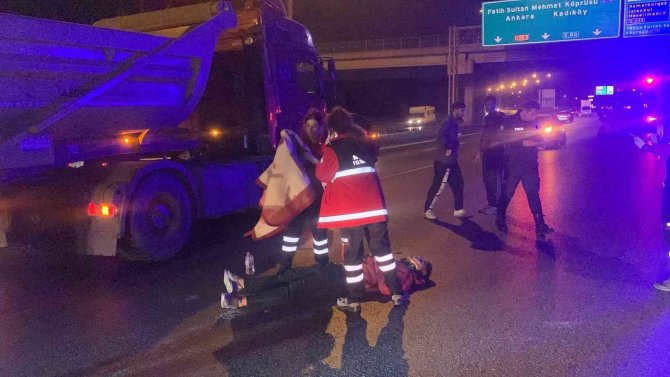 Tem’de Akılalmaz Kaza: Şakalaşırken Motosikletten Düştüler