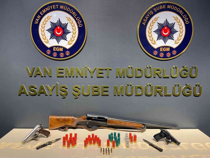 Van’da Değişik Suçlardan 18 Kişi Tutuklandı