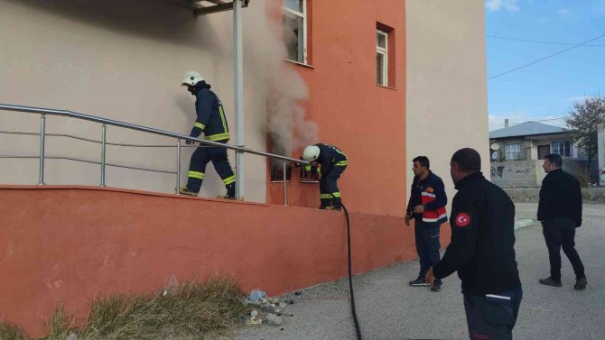 Sağlık Ocağının Deposunda Yangın