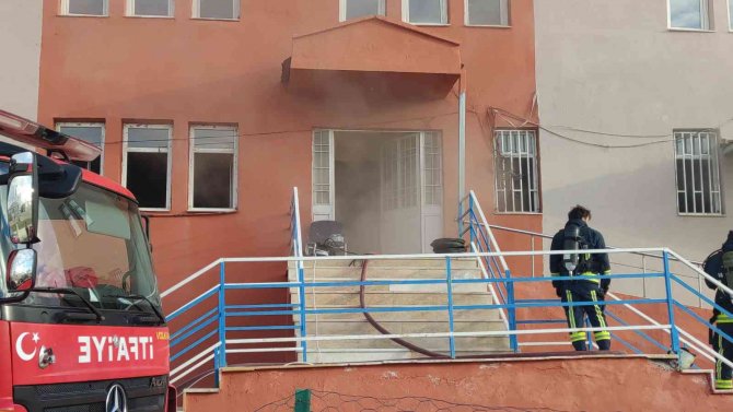 Sağlık Ocağının Deposunda Yangın
