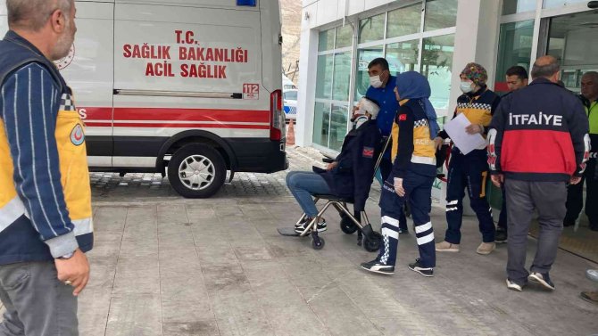 Göçmenleri Taşıyan Otobüs Devrildi: 2 Kişi Öldü 40 Kişi Yaralandı