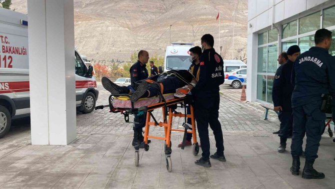 Göçmenleri Taşıyan Otobüs Devrildi: 2 Kişi Öldü 40 Kişi Yaralandı
