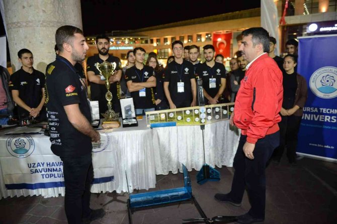 Fenomenler Yıldırımlı Gençlerle Buluştu