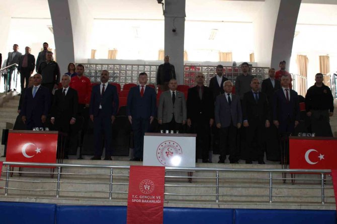 Aydın’ı Başarıyla Temsil Eden Şampiyon Okullar Ödüllendirildi