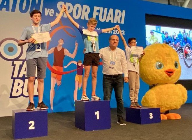 Öğrenciler 44. İ̇stanbul Maratonu’nda Derece Aldı