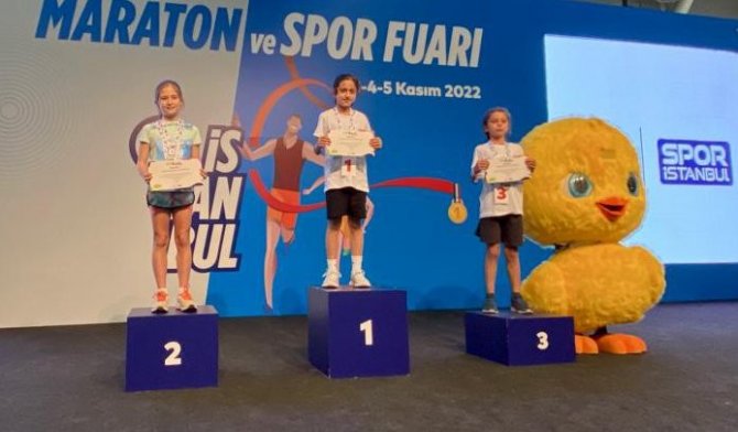 Öğrenciler 44. İ̇stanbul Maratonu’nda Derece Aldı