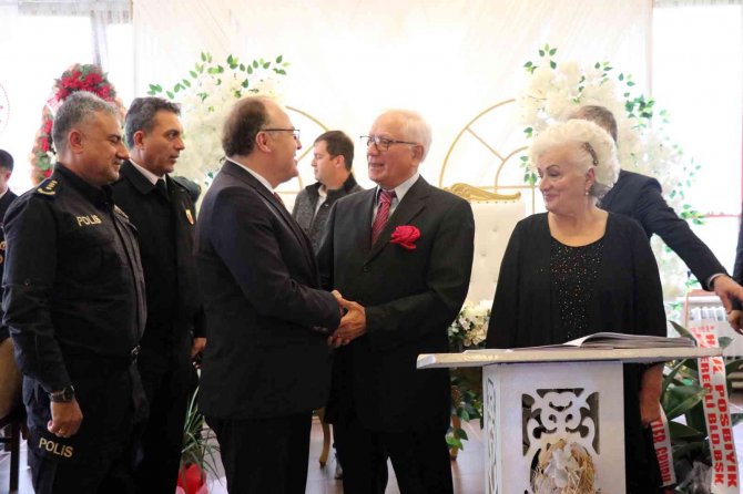 Sevdiği Kadınla Evlenebilmek İçin Huzurevine Yerleşti