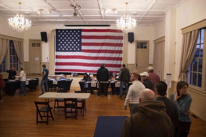 Abd’de Kritik Ara Seçimlerde Oy Verme İşlemi Başladı