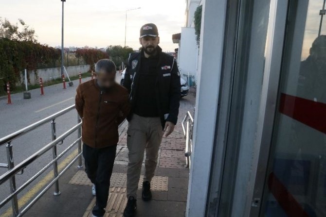 Adana’da Tefecilere Şafak Operasyonu