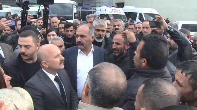 Ağrı’da Kazada Ölenlerin Yakınlarının Acı Bekleyişi Devam Ediyor