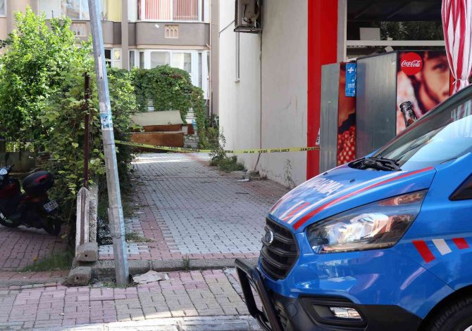 Yeni Doğan Bebek 5. Kattan Aşağıya Atıldı