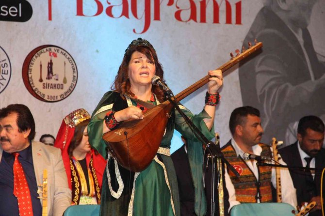 6 Ülkeden Gelen Ozanlar Sivas’ta Buluştu