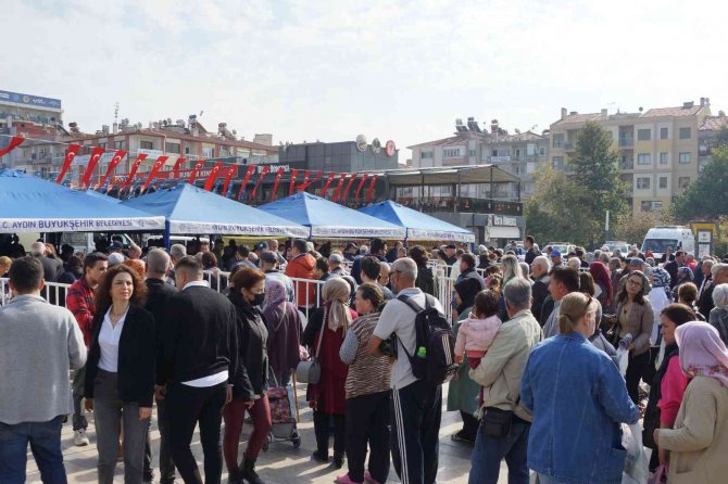 Aydın Büyükşehir Belediyesi, 100 Bin Sebze Fidesi Dağıttı