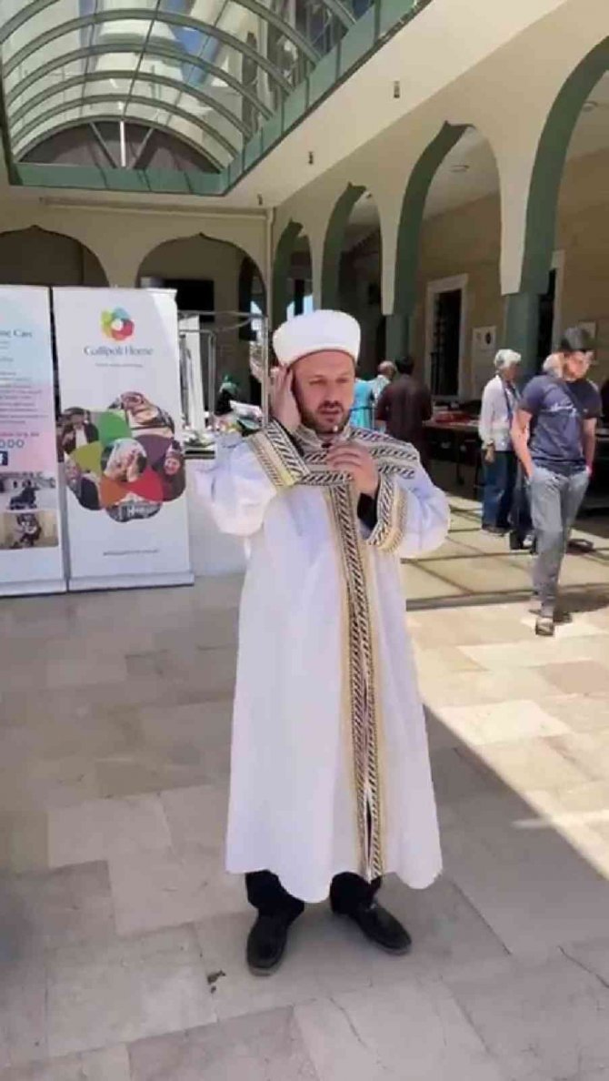 Aydınlı İ̇mam Erkoç, Sidney’de Ezan Okudu