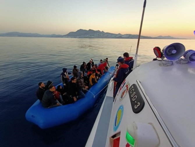 Bodrum Açıklarında 18 Düzensiz Göçmen Yakalandı, 65 Düzensiz Göçmen Kurtarıldı