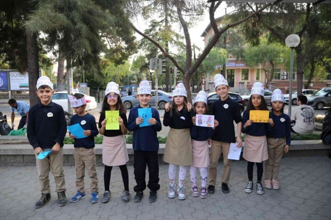 Minik Eller, Lösemili Çocuklar İçin Broşür Hazırladı