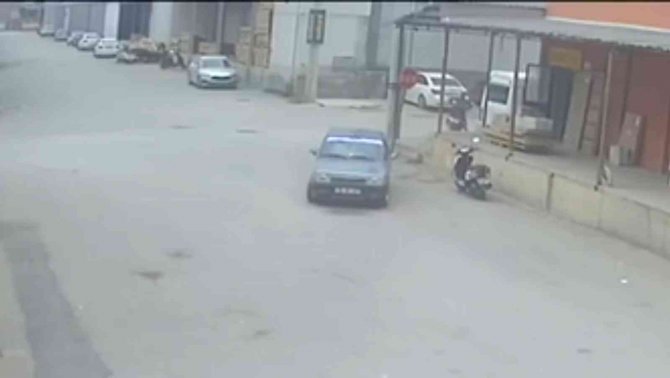 Motosiklet Çalarken Kameraya Yakalandı