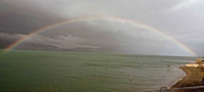Yağmur Sonrası Oluşan Gökkuşağı Hayran Bıraktı