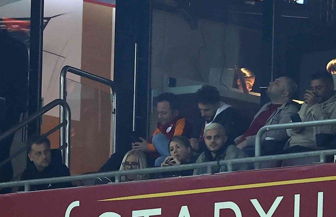 Mauro Icardi İle Wanda Nara, Ofspor Maçını Beraber İzledi