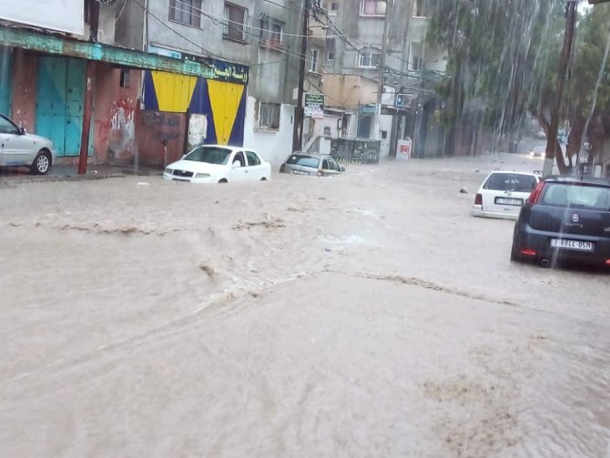 Gazze Şeridi’nde Caddeler Sular Altında Kaldı