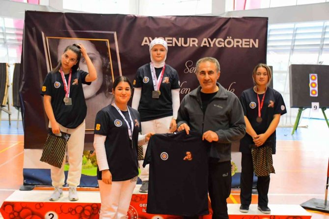 Oklar, Mili Sporcu Ayşenur Aygören Anısına Atıldı