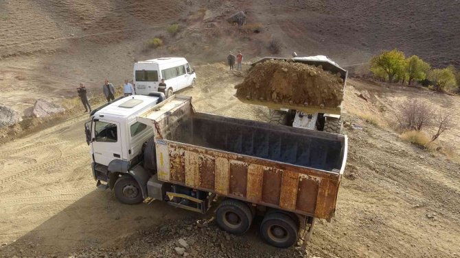 Devlet Yatırımlarıyla En Ücra Köyler Hizmete Kavuşuyor