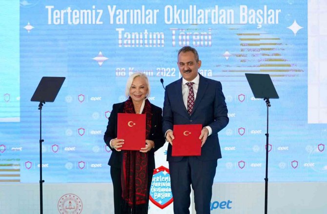 Bakan Özer: “Artık Okulların Temizliğiyle İlgili Bu Toplumda Hiç Kimse Konuşamayacak”