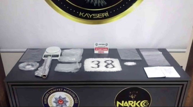 Uyuşturucu Madde İç Çamaşırından Çıktı