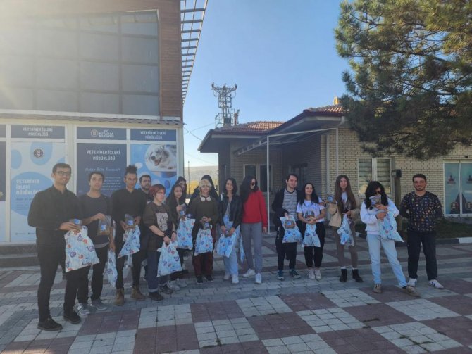Öğrencilere, Veteriner Hekimler Tarafından Bilgiler Verildi