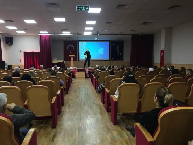 Öğretmenlere Trafik Güvenliği Anlatıldı