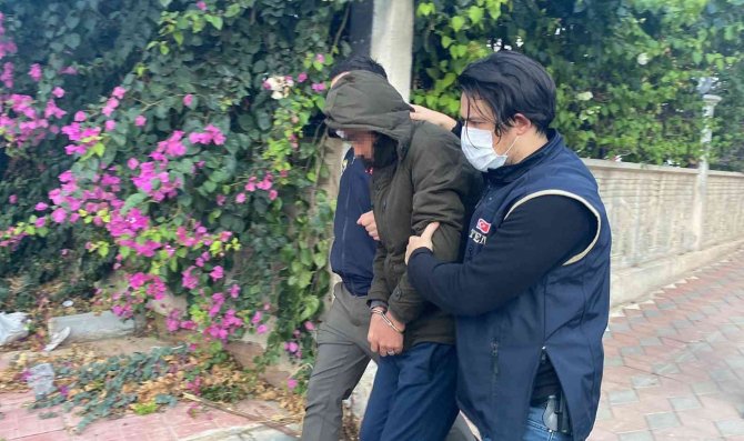 Mersin Merkezli 3 İlde Fetö Operasyonu: 13 Gözaltı