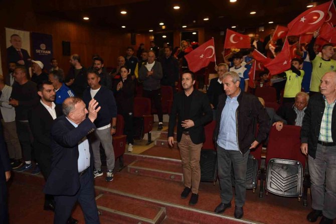 Seyhan’dan Amatör Futbol Kulüplerine 322 Bin 500 Tl Yardım