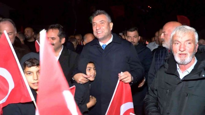 Şile’de Yakuplu Caddesi, Yüzlerce Vatandaşın Katılımıyla Hizmete Açıldı