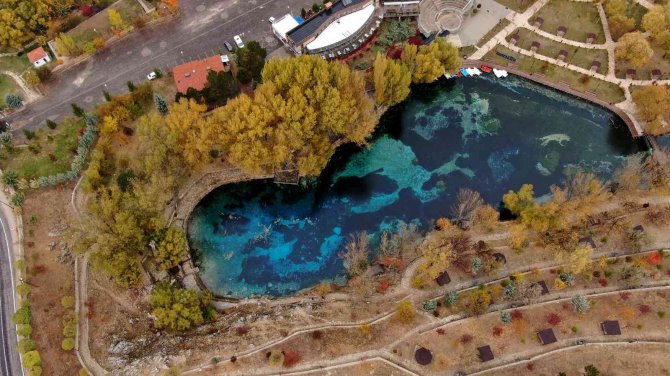 ’Bozkırın Nazar Boncuğu’ Sonbaharda Göz Kamaştırıyor