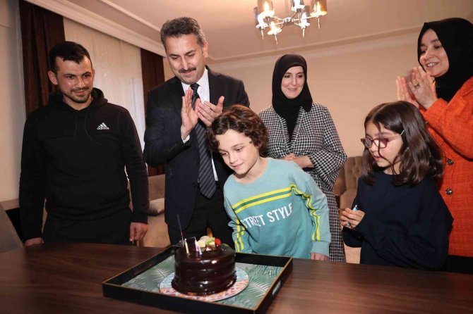 Başkandan Emir’e Doğum Günü Sürprizi