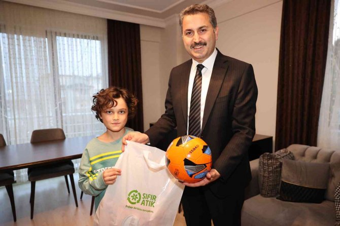 Başkandan Emir’e Doğum Günü Sürprizi