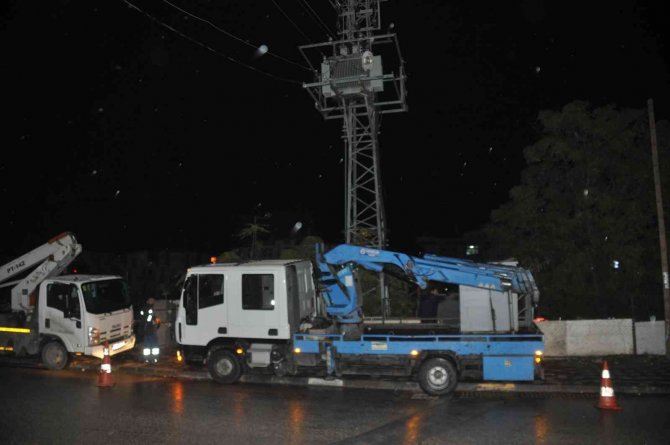 Bomba Gibi Patladı, Akşamın Karanlığını Aydınlattı