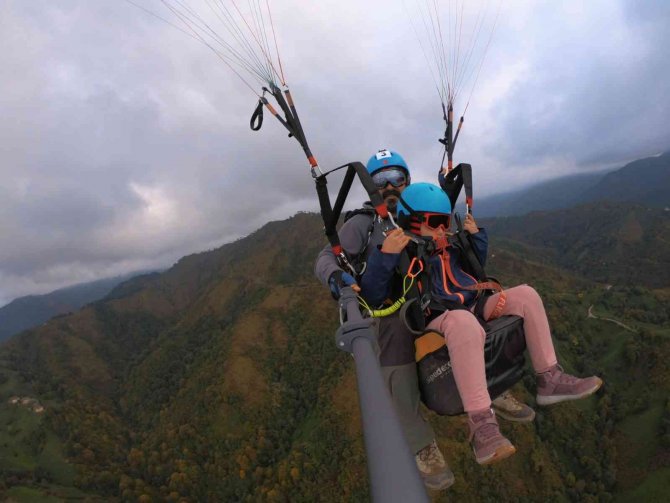 7 Yaşında Yamaç Paraşütü İle Uçuş Heyecanı Yaşadı
