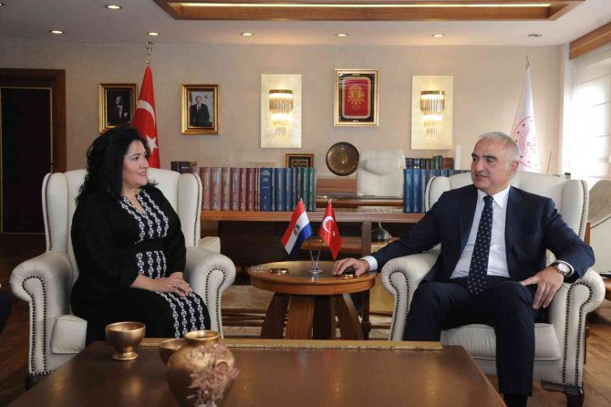 Türkiye Ve Paraguay Arasında Turizm İş Birliği Anlaşması İmzalandı