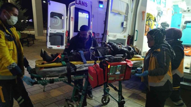 Kayalıklardan Düşen 6 Düzensiz Göçmen Yaralandı