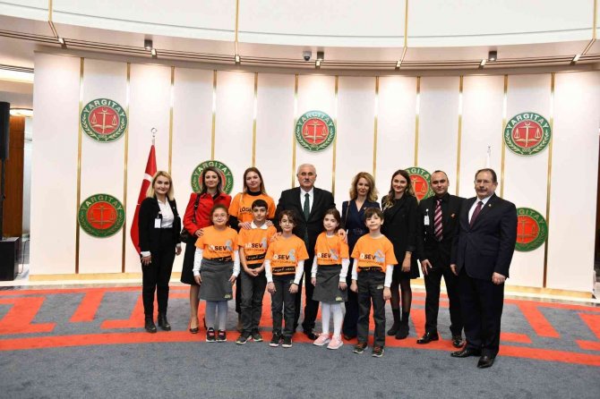 Yargıtay Başkanı Akarca Lösev İle Lösemi Tedavisi Tamamlanmış Çocukları Kabul Etti