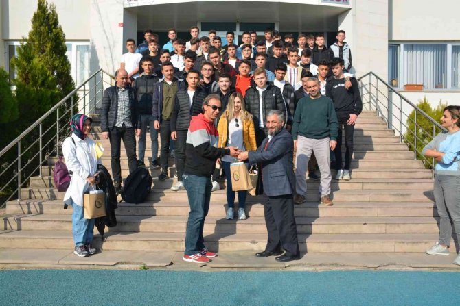 Yks Sınavına Girecek Öğrenciler Kampüs Yaşamını Gördü