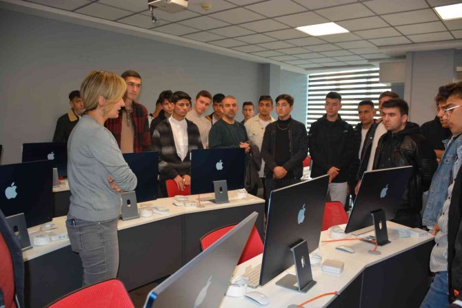 Yks Sınavına Girecek Öğrenciler Kampüs Yaşamını Gördü